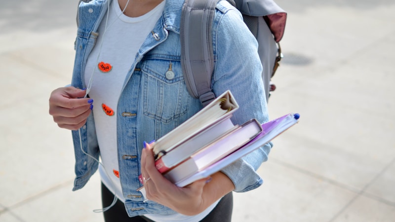 小学生が自然に好かれるコツとは？無理せずできるやさしいふるまいと人気者になる習慣