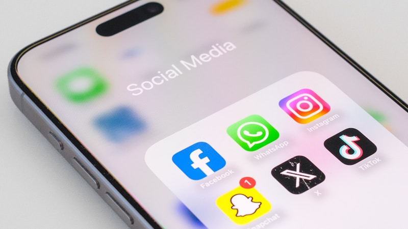 インスタを一つだけログアウトする方法｜他のアカウントは残したまま安全に切り替えるコツ