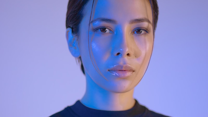 人を見下す人は育ちが影響する?特徴・心理・上手な距離の取り方をわかりやすく解説